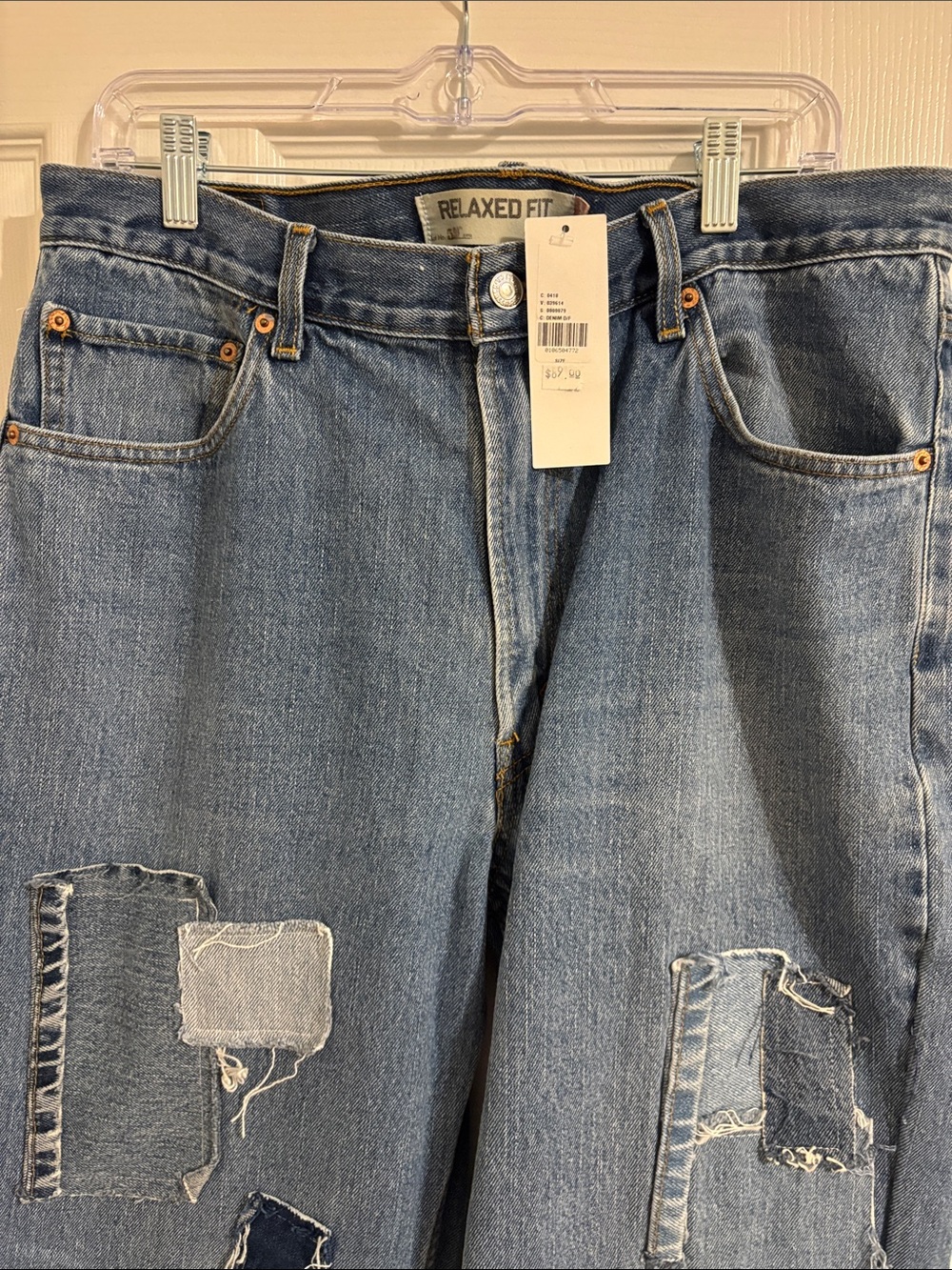 Levi's Light Blue Denim Jeans with Tan Leather Patch - Picture 3 of 6